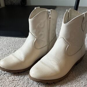 Cat & Jack Ivory Kids Boots